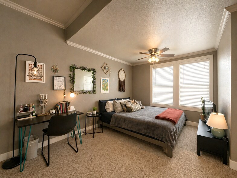 Building Photo - 326 Queen Anne Ct