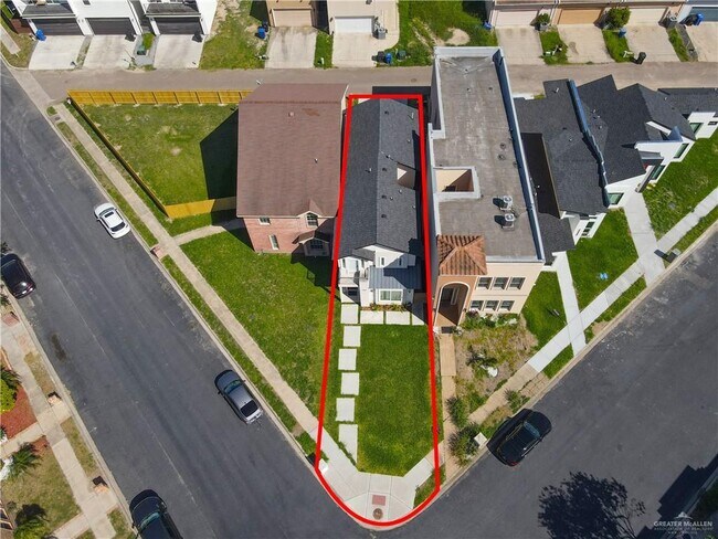 Building Photo - 6836 N 5th St
