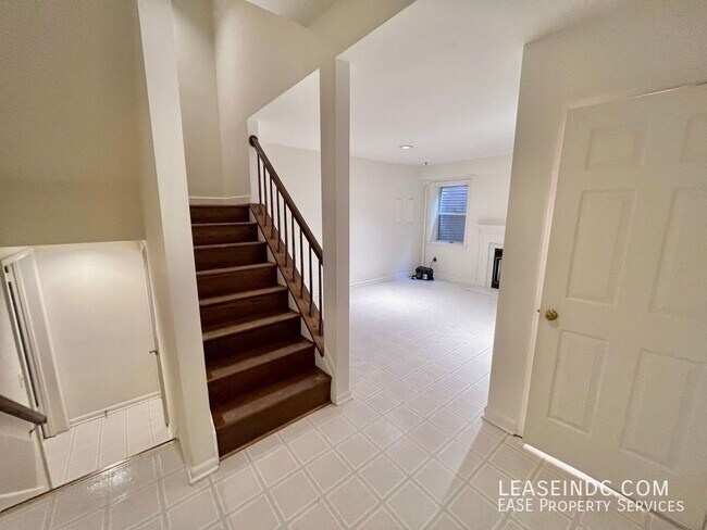 Building Photo - 1445 Hampton Hill Cir