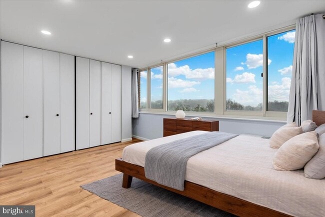 Building Photo - 4520 King St