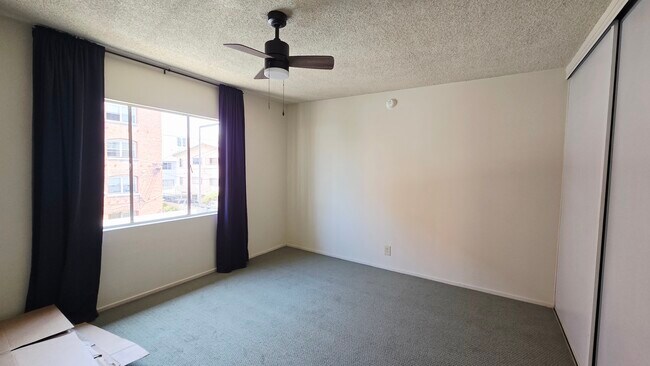 Building Photo - 526 S St Andrews Pl