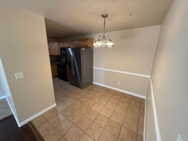 Building Photo - 139 W Ridge Rd