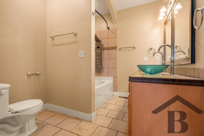 Building Photo - 1522 S Tuscany Ct