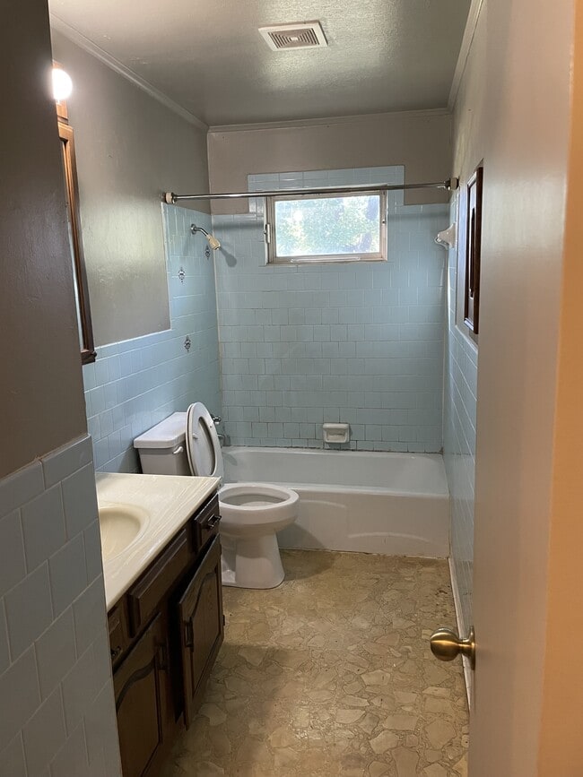 Building Photo - 3319 Dayton Ave