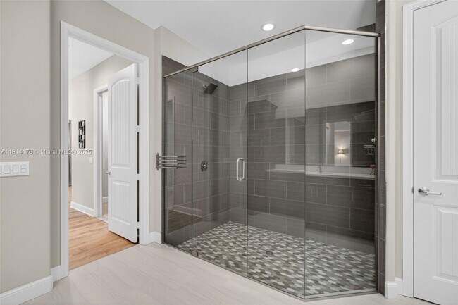 Building Photo - 18369 Mellen Ln