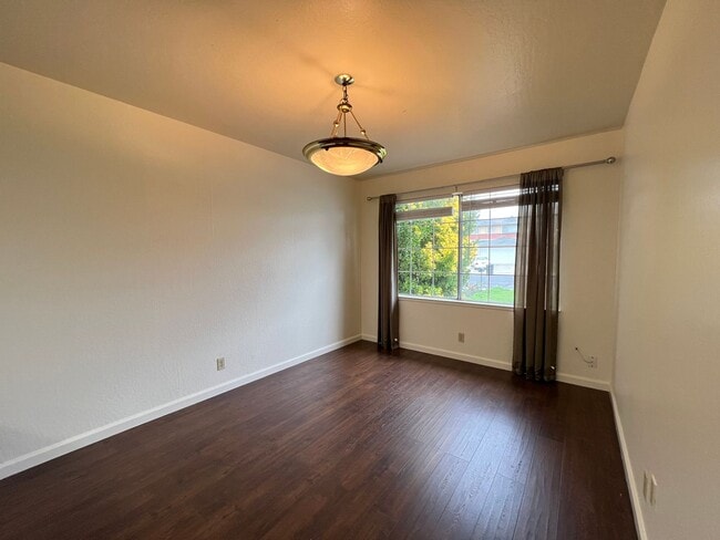 Building Photo - $500 MOVE IN SPECIAL!!!! 3 BEDROOM HOME IN PLEASANTON, CA!!!