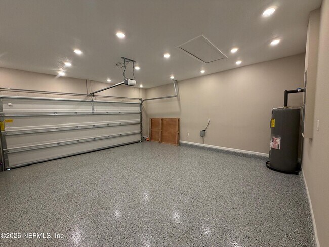Building Photo - 2219 Major Oak St
