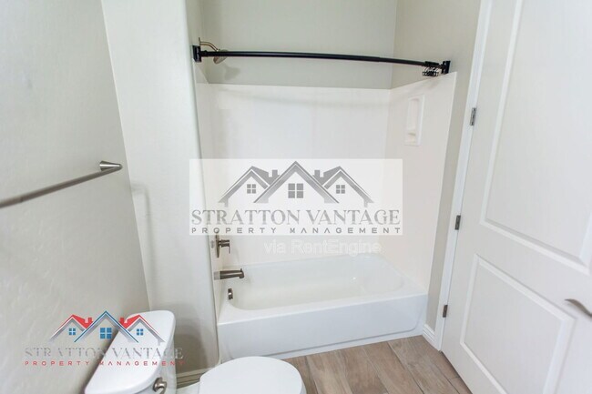 Building Photo - 5100 E Rancho Paloma Dr