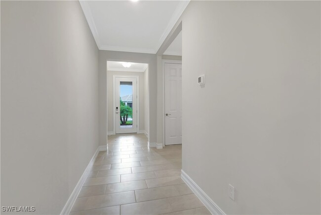 Building Photo - 335 Tamarindo Ln