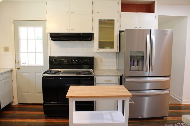 Building Photo - 140 Arvin Dr