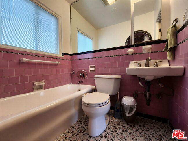 Building Photo - 1163 N Genesee Ave