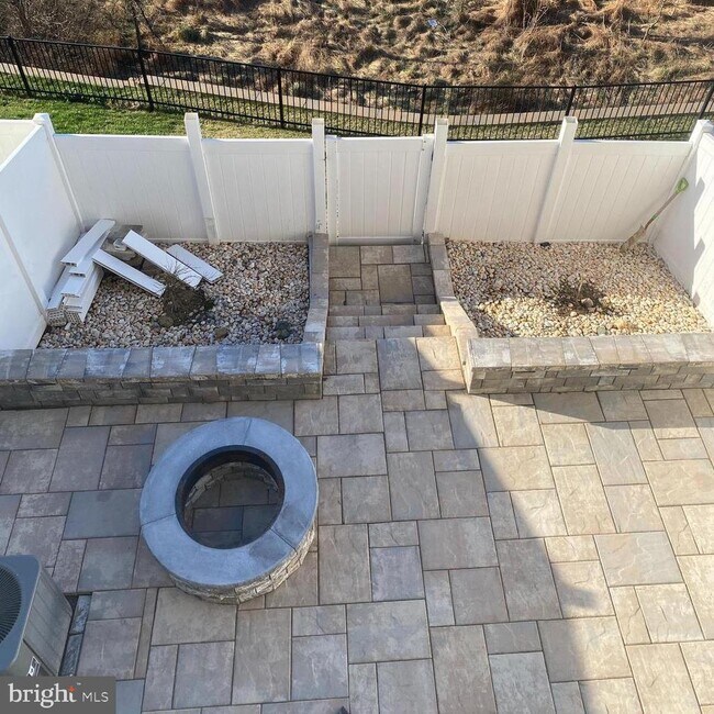 Building Photo - 24083 Gumspring Kiln Terrace