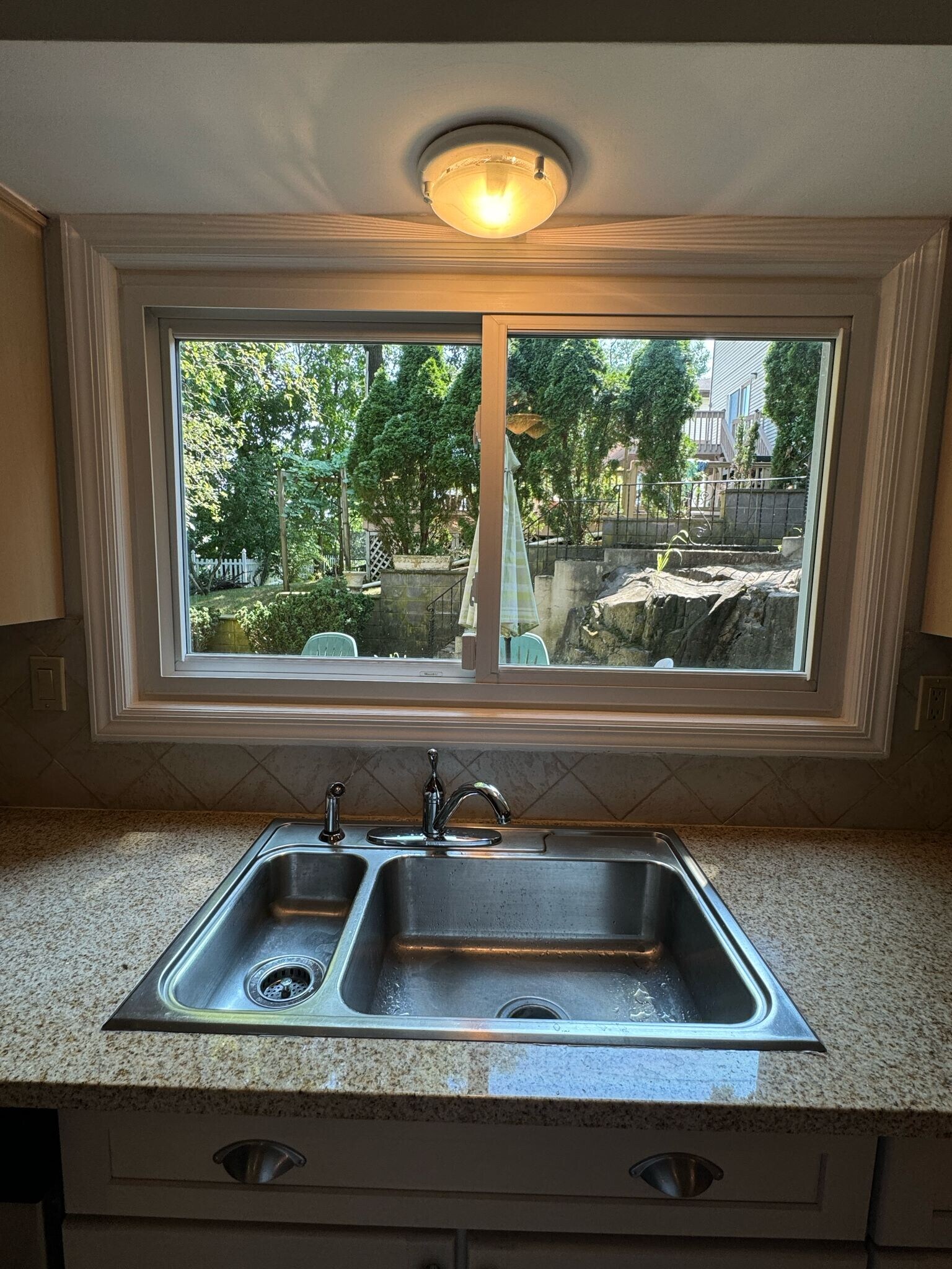 Building Photo - 537 Winterburn Grv