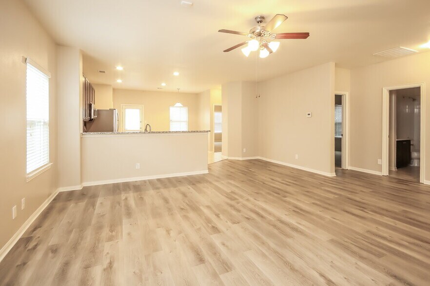 Building Photo - 138 Pequin Rd