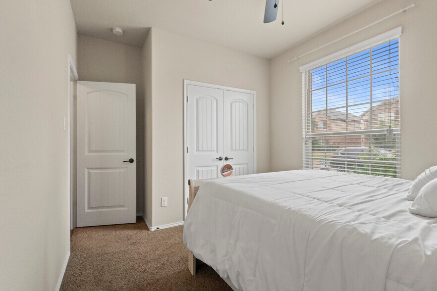 Building Photo - 617 Wounded Knee Dr