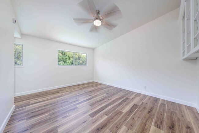 Building Photo - Spacious Elegance in the Heart of Irvine