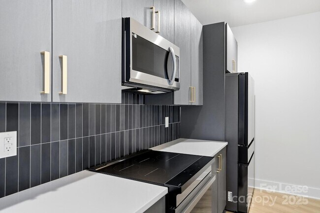 Building Photo - 1306 Carolyn Dr