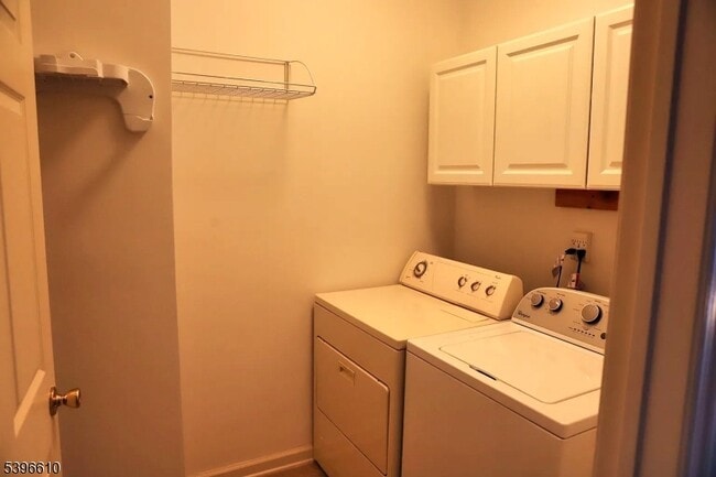 Building Photo - 5 Liberty Way