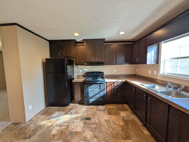 Building Photo - Great Swannanoa Cottage