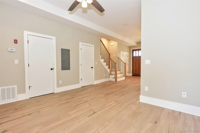 Building Photo - 127 Pine St