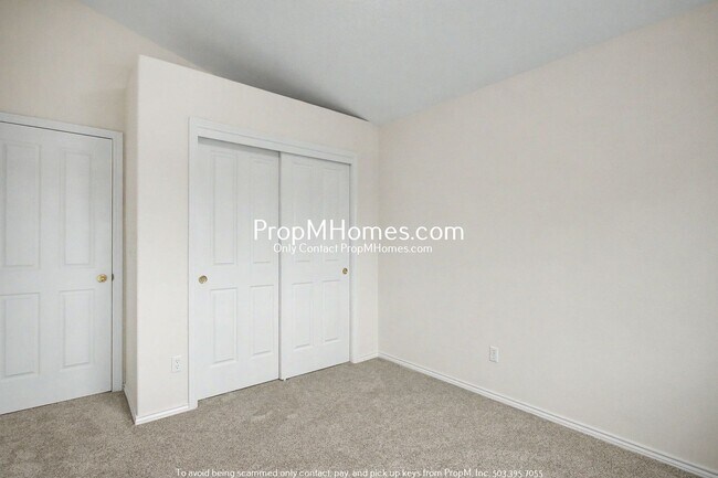 Building Photo - Bull Mountain Three Bedroom Home!