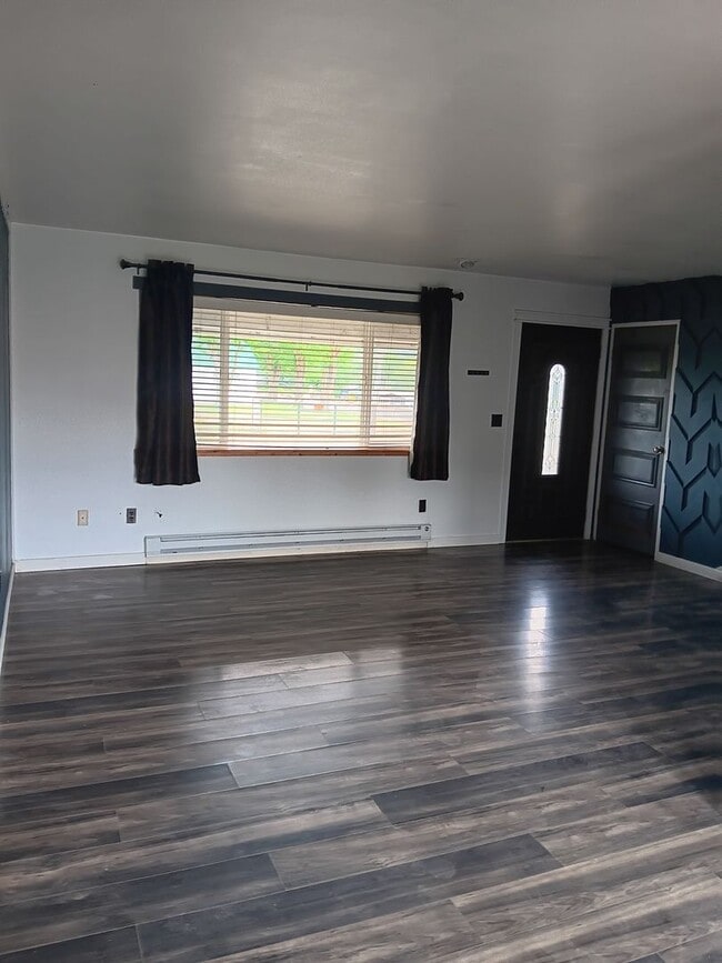 Building Photo - Cagley Duplexes P-35