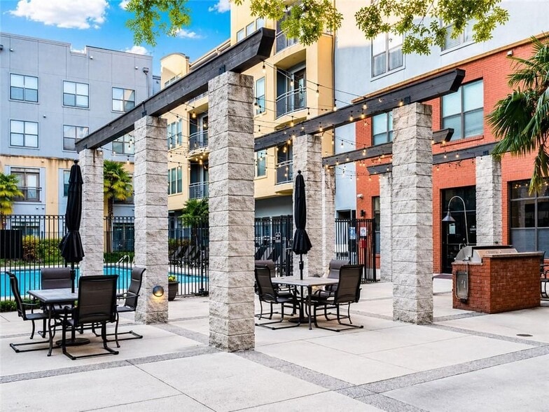 Building Photo - 401 16th St NW