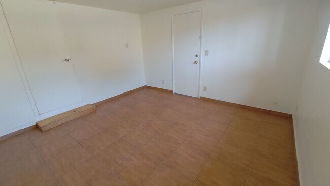 Building Photo - Newly Remodeled 4 Bed 3 Bath in Chula Vist...