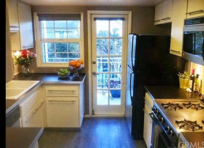 Building Photo - 854 Halyard