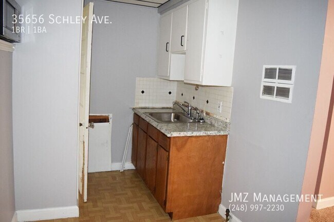 Building Photo - 35656 Schley Ave