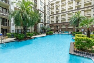 Building Photo - 4001 Fannin St