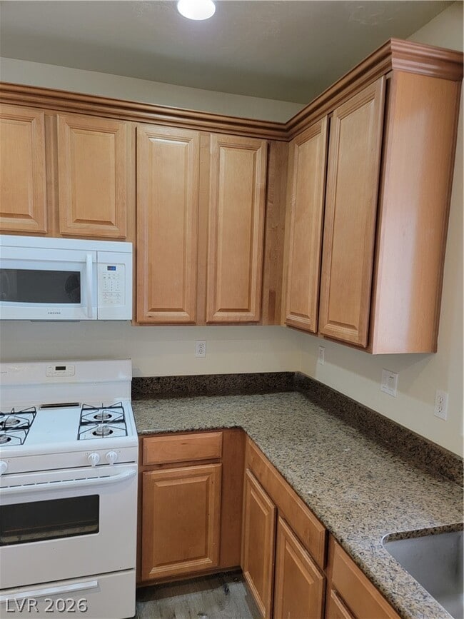 Building Photo - 7510 Perla Del Mar Ave