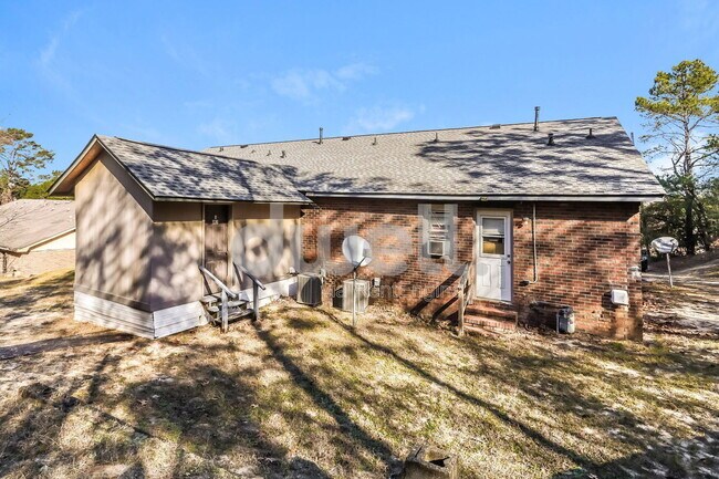 Building Photo - 2828 Lumpkin Rd