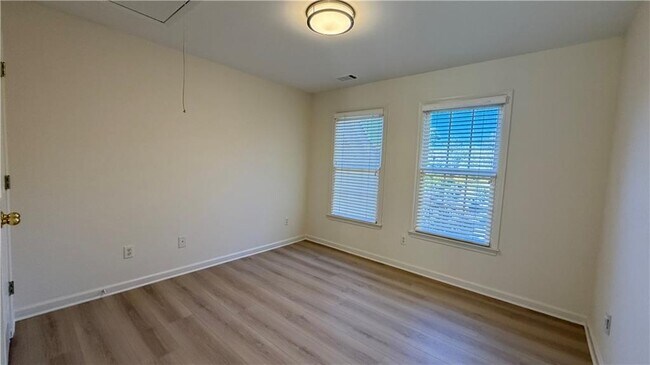 Building Photo - 4005 Lost Oak Ct