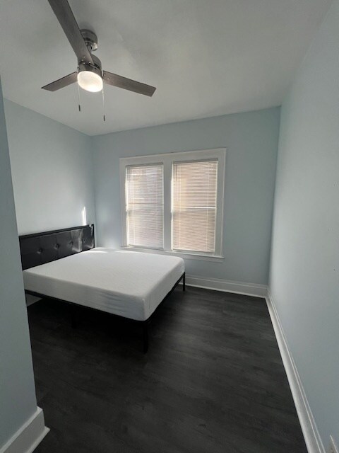 Building Photo - 301 Maple St