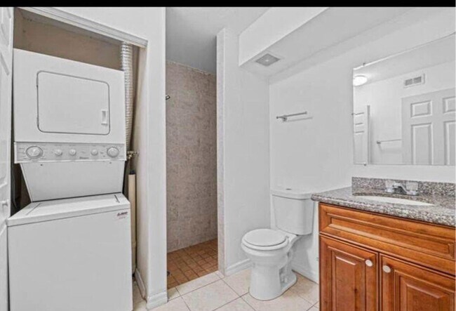 Building Photo - 9227 Green Meadows Way