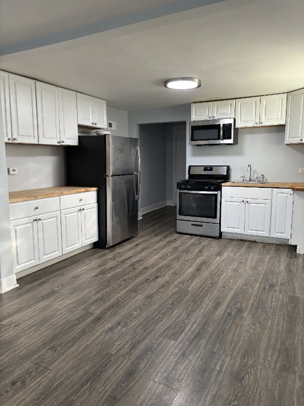 Building Photo - 2133 S Millard Ave