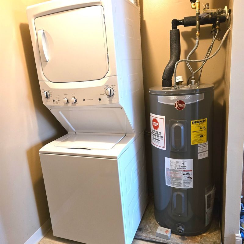 Building Photo - 335 Cypress, 4J