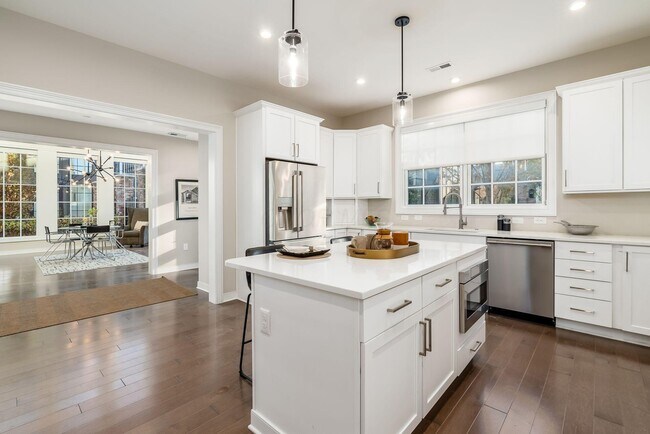 Building Photo - 100 Normandy Ave