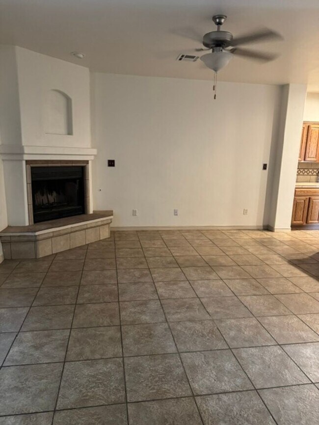 Building Photo - Three Bedroom, 2 Bath Home For Rent