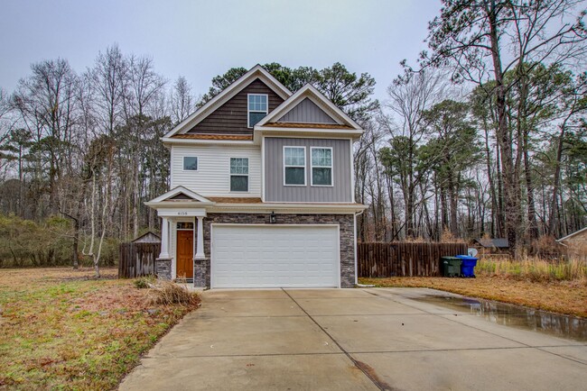 Building Photo - 5 Bedroom, 3.5 Bath Home in Northeast Suffolk