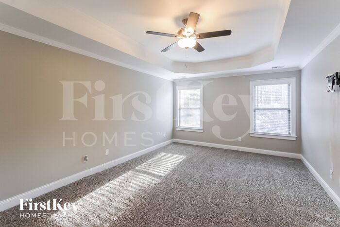 Building Photo - 659 Silver Oak Dr