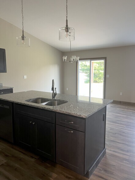 Building Photo - 5940 Arrow Ridge Rd