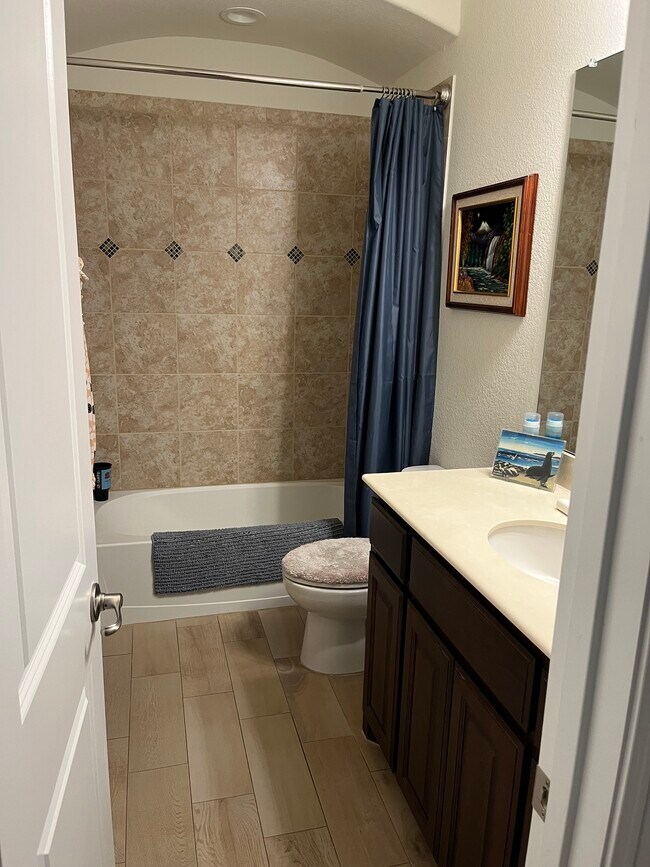 Downstairs guest bathroom - 136 Peace Pl