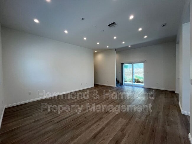 Building Photo - 12680 Bradley Ave