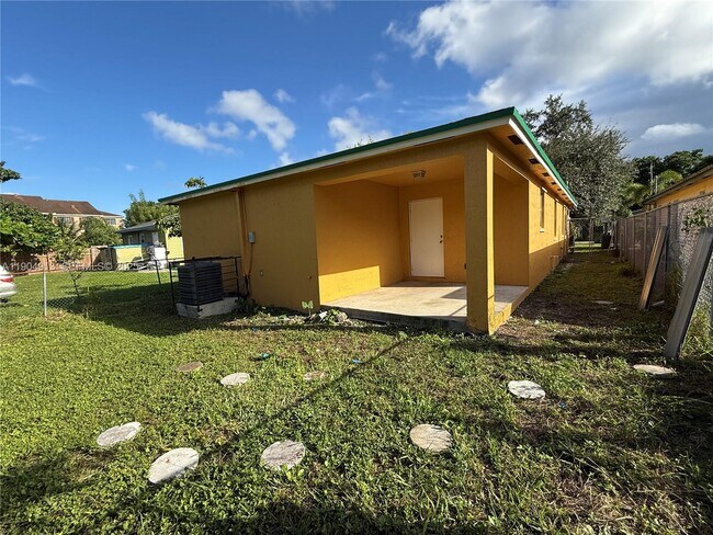 Building Photo - 1325 NW 75th Terrace