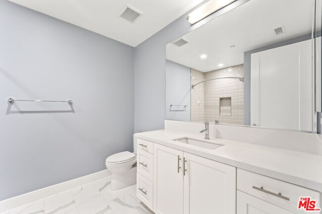 Building Photo - 12705 Bluff Creek Dr