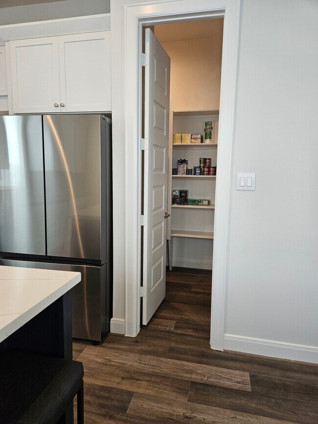 Walk In Pantry - 2720 Grand Fountains Dr