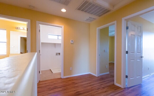 Building Photo - 1296 E Weatherby Way