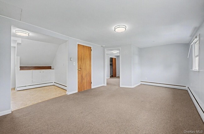 Building Photo - 18 Heath Ln